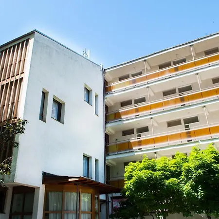 Ce Napfeny שיופוק