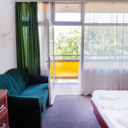 Ce Napfeny Hotel