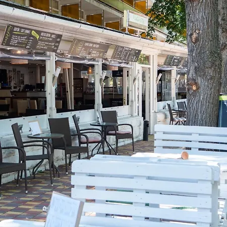 Ce Napfeny 3* שיופוק