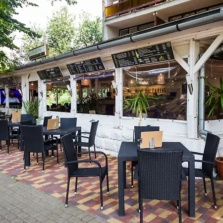 Ce Napfeny שיופוק