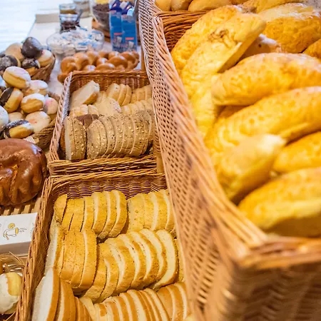 Ce Napfeny מלון 3*