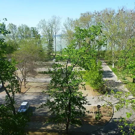 Ce Napfeny שיופוק