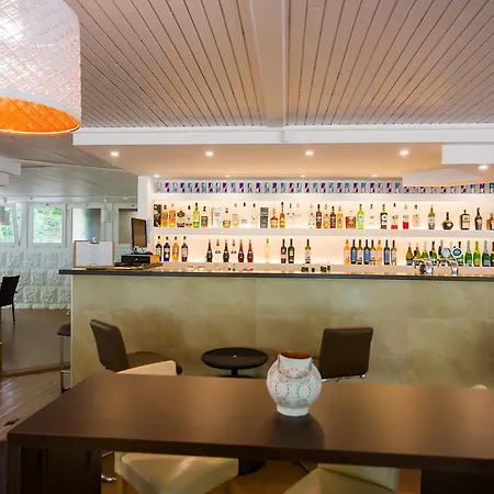 Ce Napfeny שיופוק