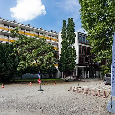Ce Napfeny Hotel