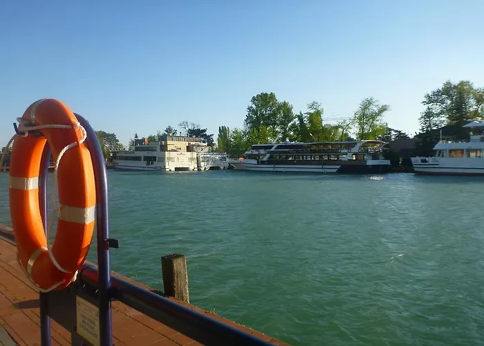 Ce那坡凡尼酒店